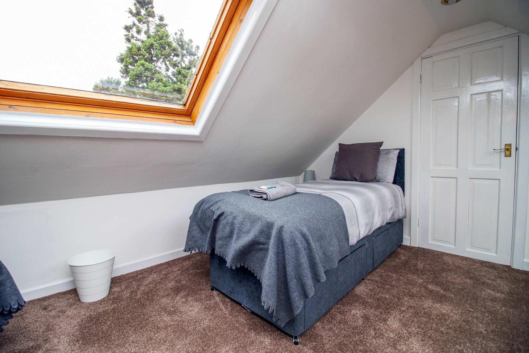 The Lockett Wonderful Large Bungalow Plympton, Plymouth Free Parking By Staystaycations Экстерьер фото